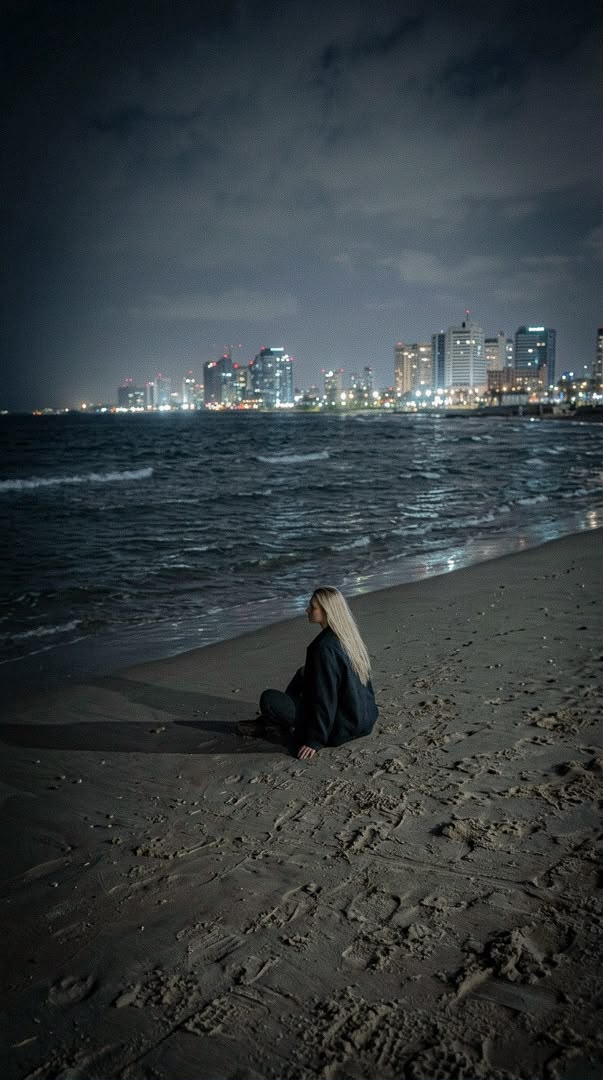בתל אביב – אישה מנוסה