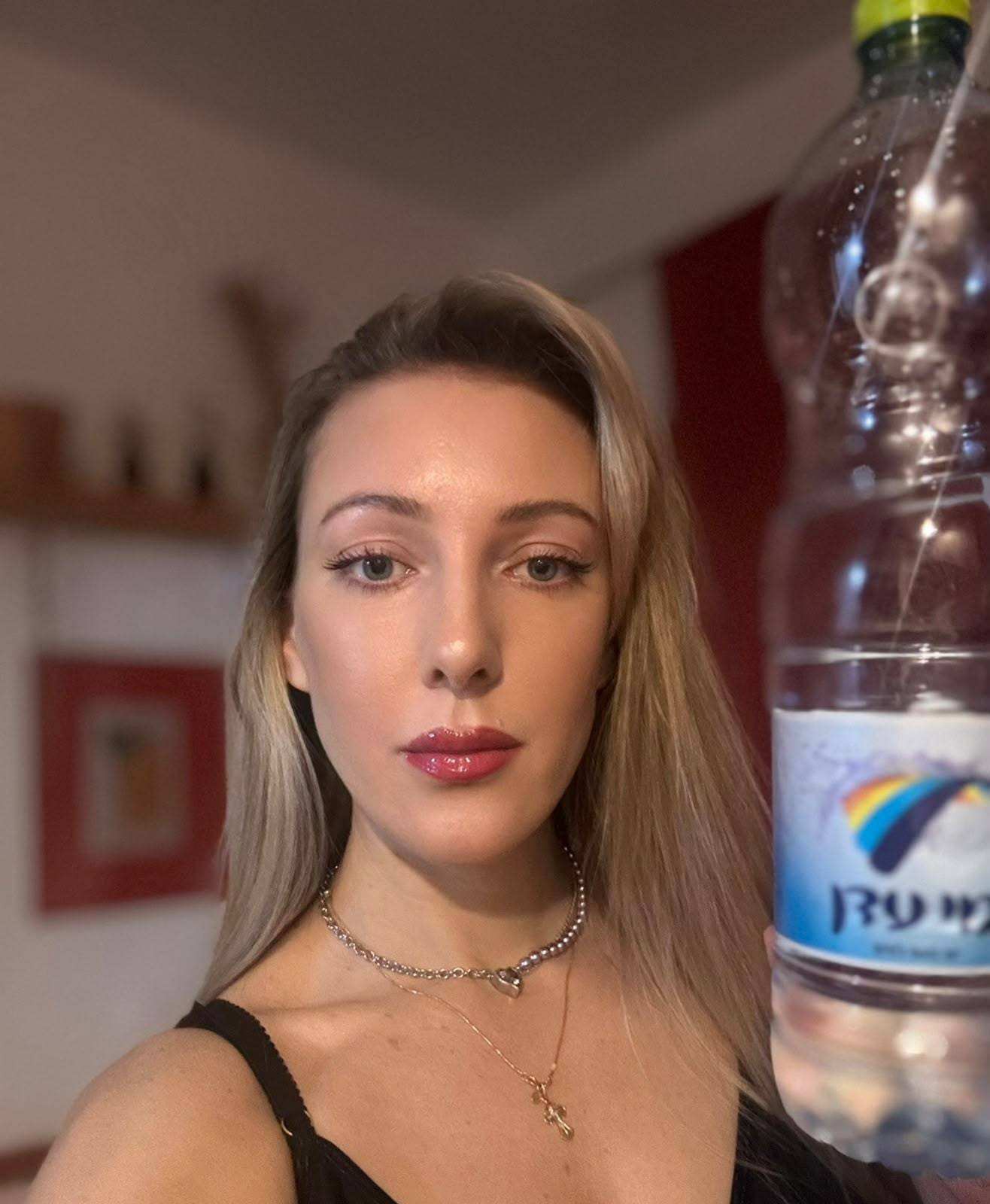 תל אביב -בחורה כוסית בטירוף